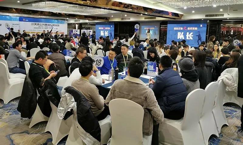 单仁资讯丨两个短视频带来5000个有效咨询，60后“刘大姐”招人+开店两不误